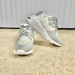 WMNS PLATINUM TIME N TRU’S MEMORY FOAM SNEAKERS